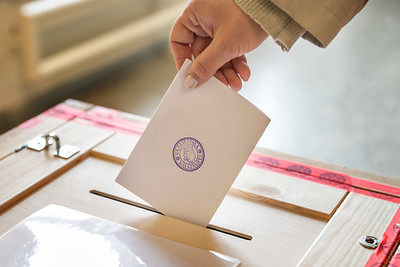 VALTUUSTOALOITE LASTEN ÄÄNESTYKSEN VAKIINNUTTAMISEKSI