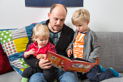 VALTUUSTOALOITE PAIKKAKUNNALLA OLEVIEN LAPSIPERHEIDEN PALVELUIDEN KOONTI YHTEEN