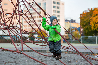 VALTUUSTOALOITE PÄIVÄHOITOMAKSU TODELLISEN KÄYTÖN MUKAAN