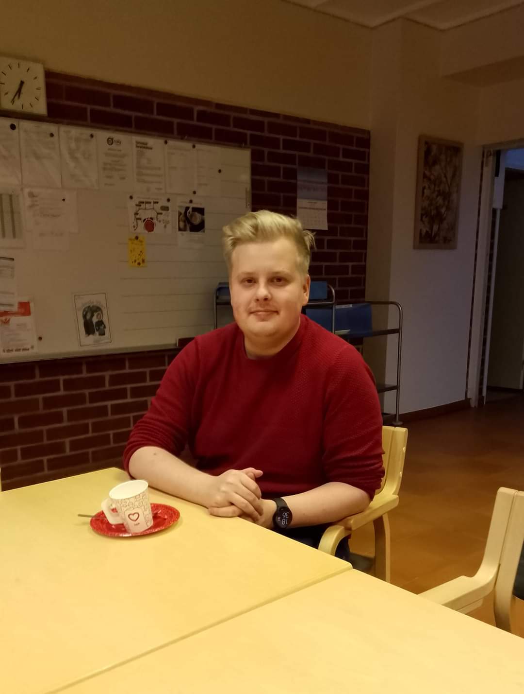 Satakunnan demarinuorten puheenjohtaja Riku-Petteri Vainio piipahti yhdistyksen kevätkokouksessa 28.3.